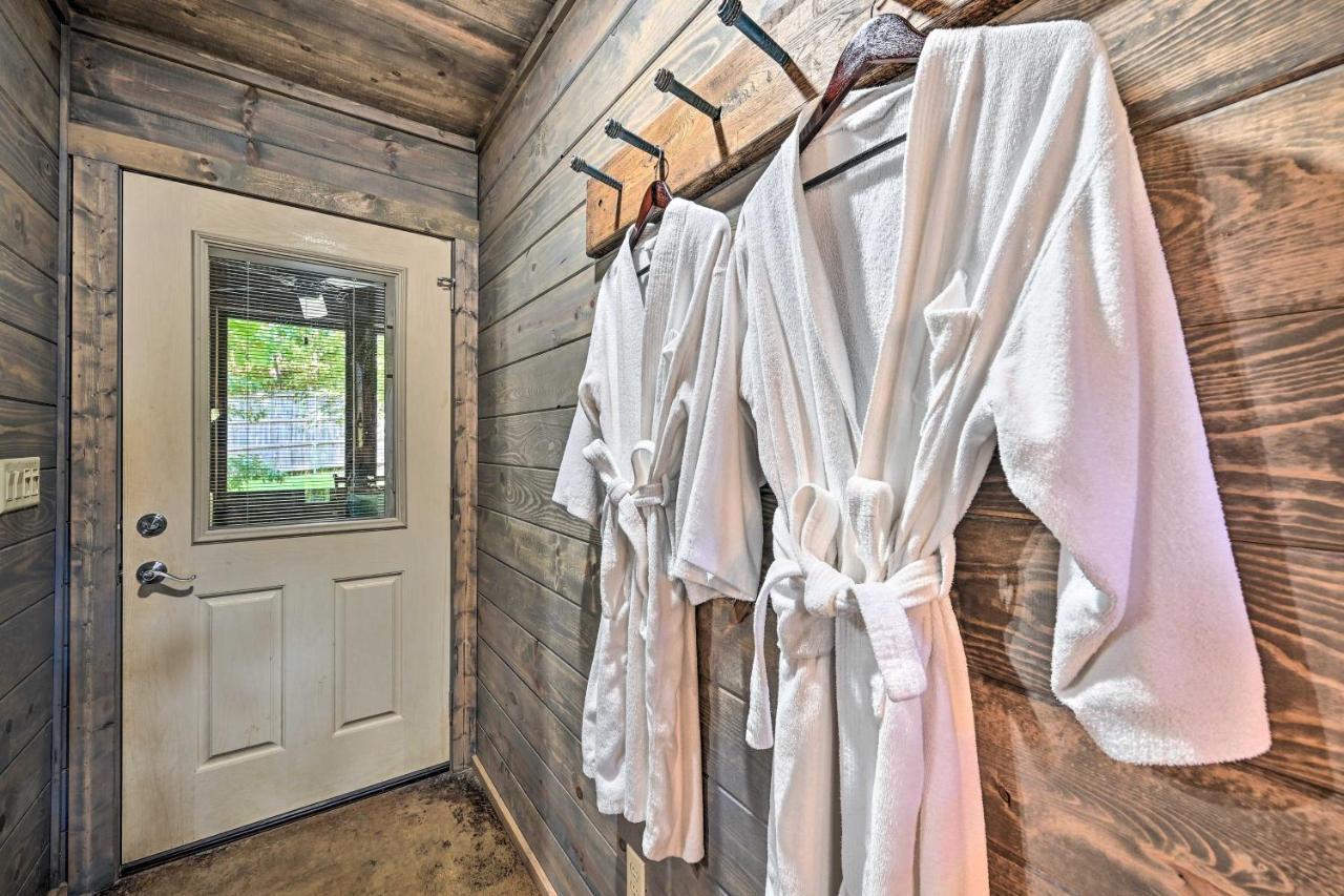 Luxe Broken Bow Cabin With Tesla Charging Station Stephens Gap Екстериор снимка